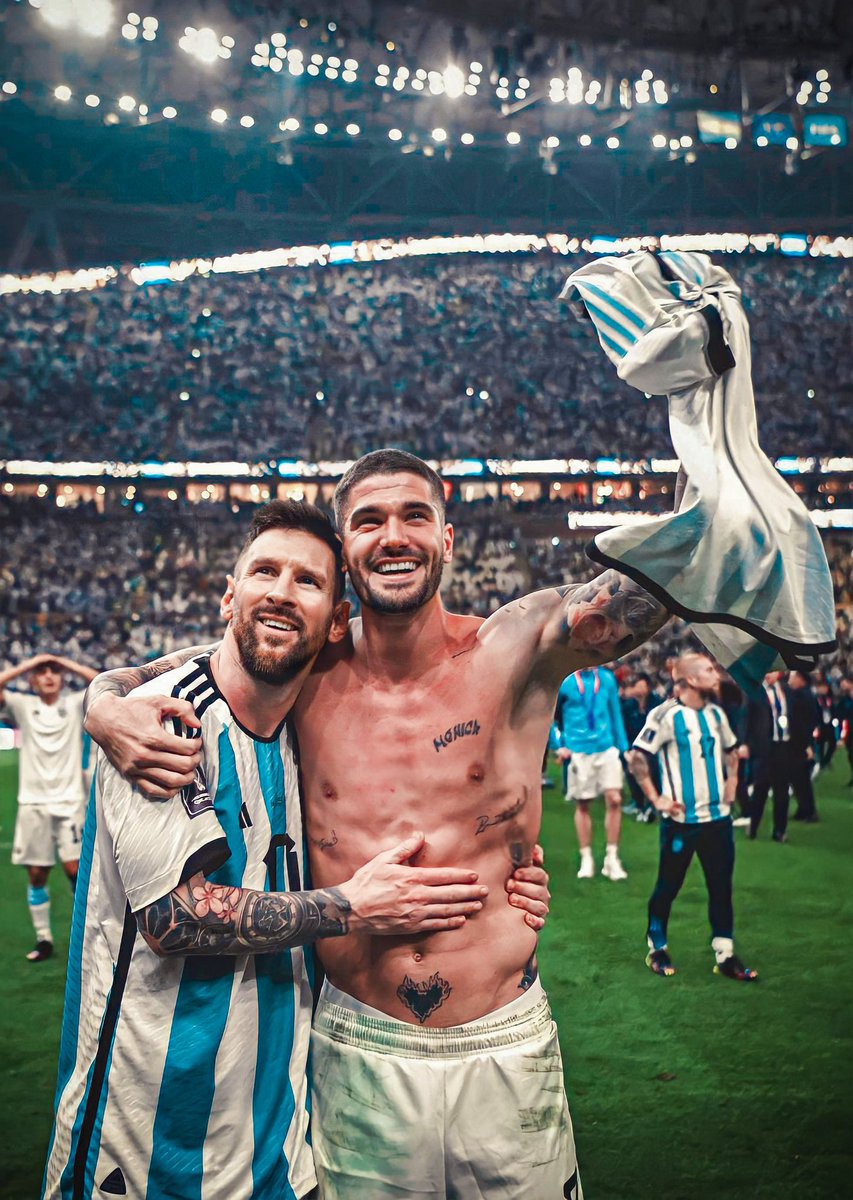“Después de Arabia hablé con Leo y le decía: 'el Mundial nuestro puede durar 5 días si no ganamos, saqué entradas para la Final a toda mi familia yo, ¿cómo nos va a durar 5 días?'.

Seis horas hablamos, 200 mates. Hablábamos de que podía ser su último partido en Mundiales, y él