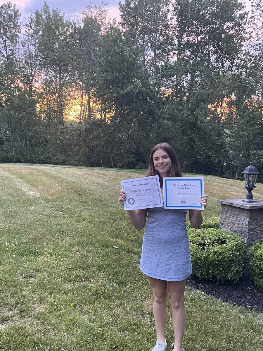 Celebrating a great season with my team! My sister and I were chosen to the Mid-Hudson Athletic League All Academic Team! @ladydukes_ny @RowanUSoftball @SwatSoftball_ @mulesoftball @FrostburgSB @SalisburySB @BlueJaysSB @FDUDevilsSB @lynchburg_sb @softball_csi @millbrookschool