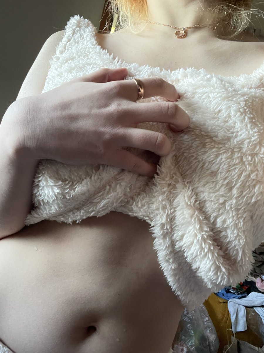 laosong202's tweet photo. 好喜欢被叫妈妈
是喜欢���可以直接脱光喂奶的程度😍
#女s #4i #女同性恋 #男的也行吧 #喂奶 #锁骨 #还能加啥 #骚货 #女妈妈 #女攻男受 #t https://t.co/Jyd0A5JqtF