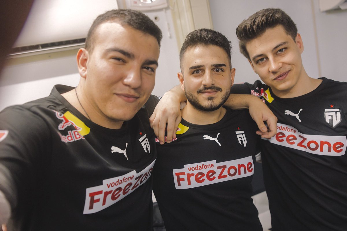 bASERvlr's tweet photo. Tokyo sefirleri 💪 @AtaKaptanVL @qRaxs_ https://t.co/svKpniirZi