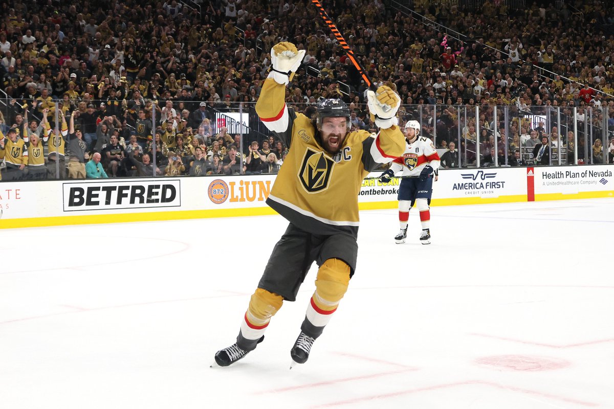 ARE

YOU

HAVING

FUN,

VEGAS??????!!!!!!