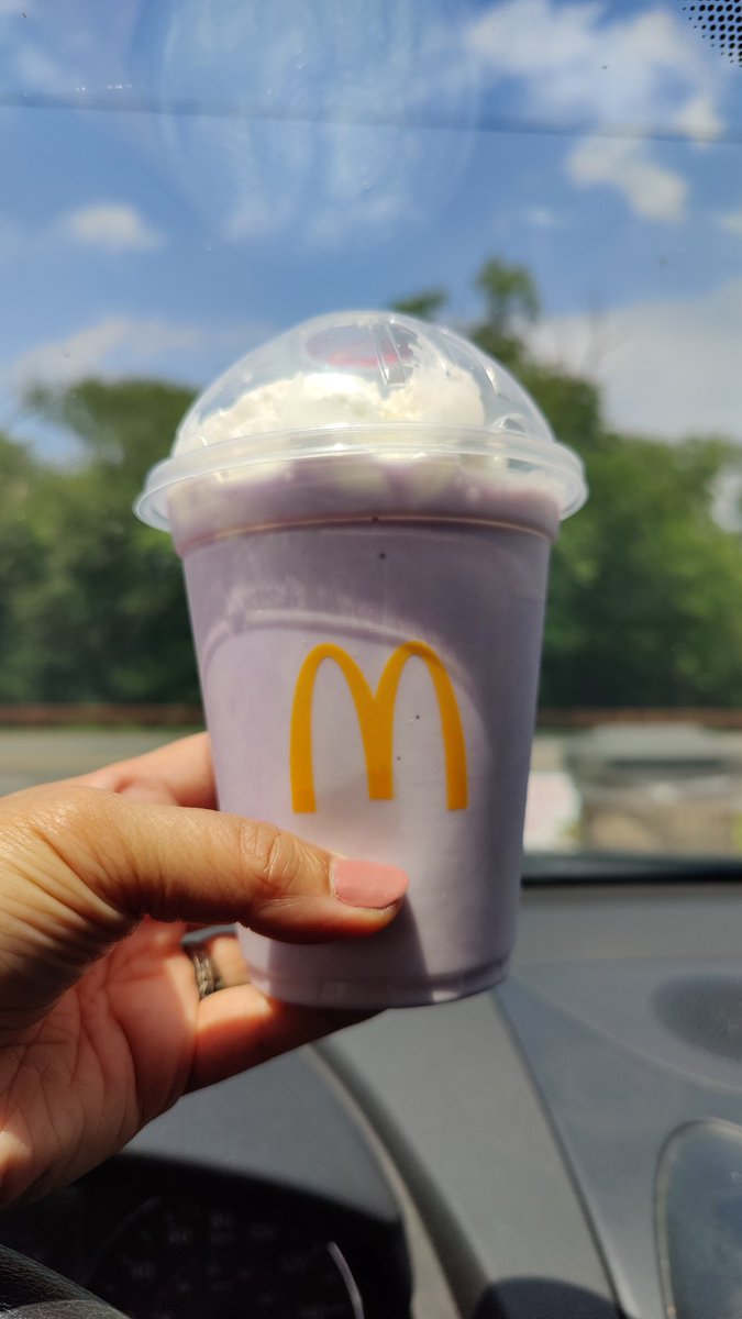 leiannlately's tweet photo. having a purple berry shake for grimace's birthday! 💜🎉 @mcdonalds #grimacesbirthday #imlovinit https://t.co/fnrpjgQKXb
