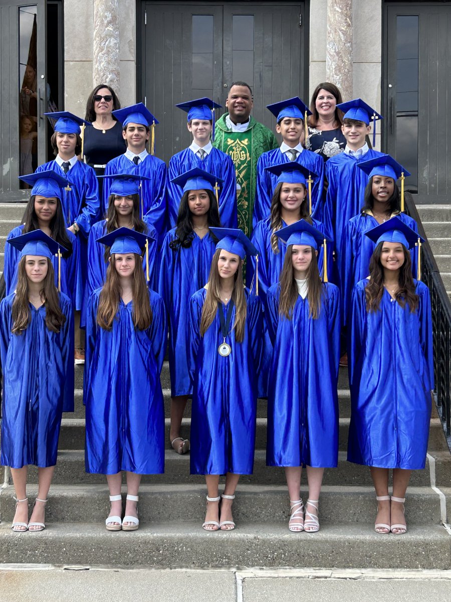 SCSschoolnj's tweet photo. Congratulations to SCS' Class of 2023!

#SCSSTRONG #SCSnj #weareSCS #scsnj20222023 #GOSAINTS #cedargrovenj https://t.co/k97idGL9aV