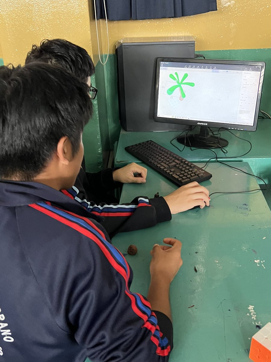 carlossm68's tweet image. Nuestros voluntarios de @Kyndryl #Perú hicieron la diferencia en 3 Colegios de Lima introduciendo nuevas herramientas tecnológica a lo largo de 4 sesiones a jóvenes en estas últimas semanas. #TheHeartofProgresss #ProCommunity