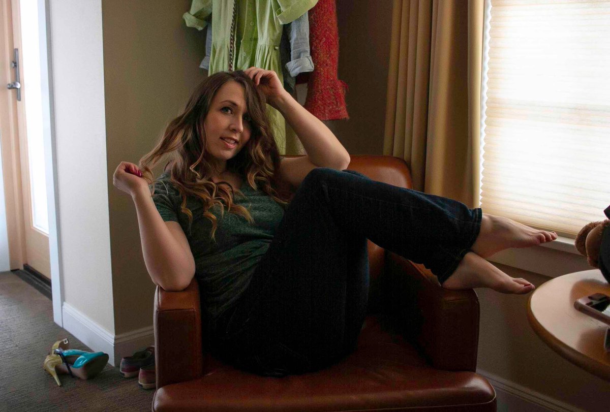 TeslasNole's tweet photo. Usually we see @teslalamour in lingerie but on #TesTuesday we went a different route. Love this picture
https://t.co/pf2dFHAzSX https://t.co/hXdJxbjZlr
