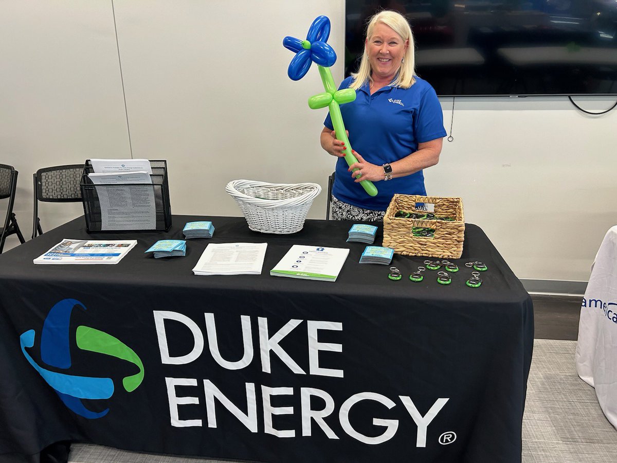 I was very pleased to join our friends and partners at the Spartanburg Resource Fair for a very inspiring event this evening. Can’t wait for the next one in July! Oh, and the balloon creator made us cute flowers 💐🌺 Duke Energy #WeAreDE #communitysupport