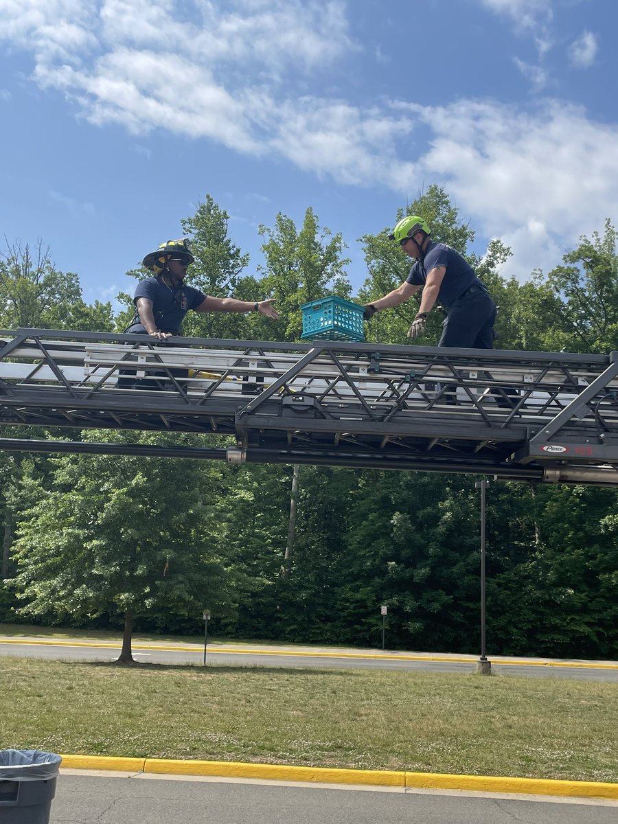 MsLinehanBMES's tweet photo. The firefighters of @PWCFireRescue Truck 504 graciously donated their time to come help with our 4th grade egg drop! The kids loved seeing their eggs drop from the truck ladders! @ModedraBMES https://t.co/aZsndgGlD3