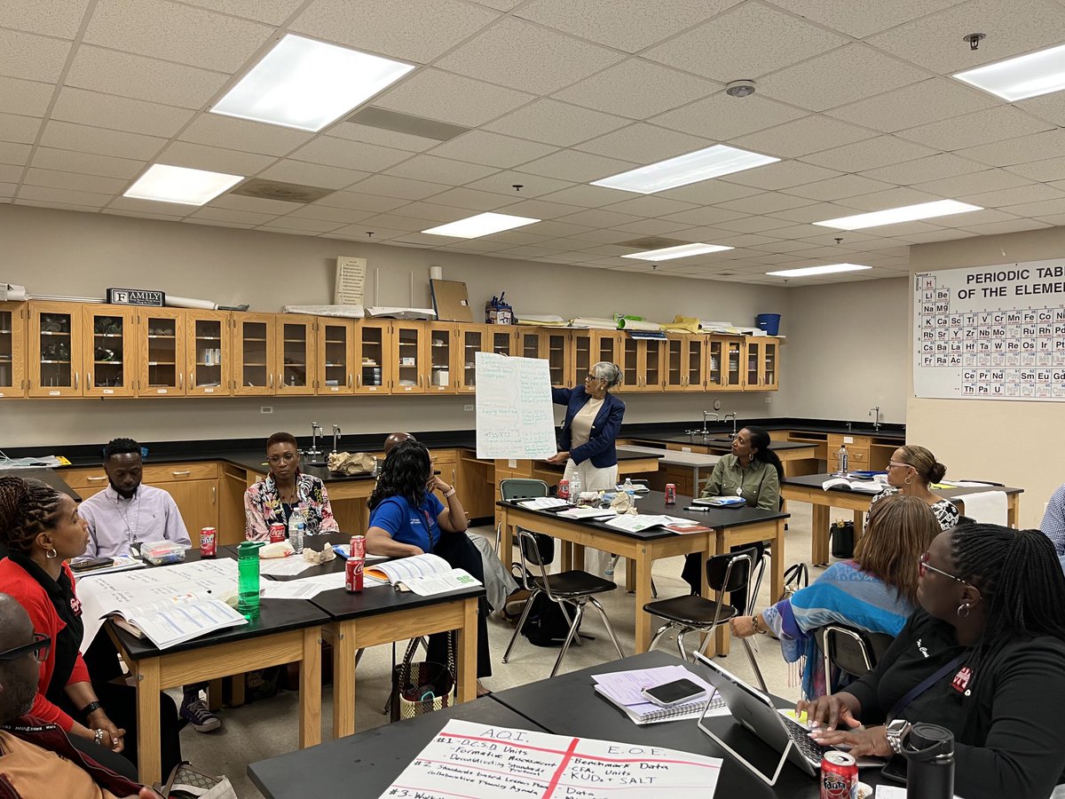 DrNormanCSauce3's tweet photo. A marvelous Day 2 of learning with #DCSDRegion4 leaders ⁦@DeKalbSchools⁩ Summer Institute for Instructional Leaders! - phonics instruction, mathematical reasoning,  comprehensive literacy, building our collective efficacy- all in the name of supporting children. #iLoveDCSD https://t.co/ccxkXAEchT