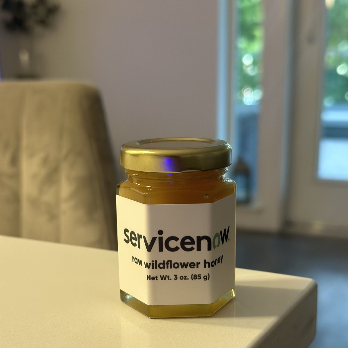 A wonderful sweet treat was waiting for me at the office today. Big thanks to Cate from our awesome Workplace Services Team. There are so many great things about life at @ServiceNow. Harvesting our own honey at our #SantaClara campus is just one of them!