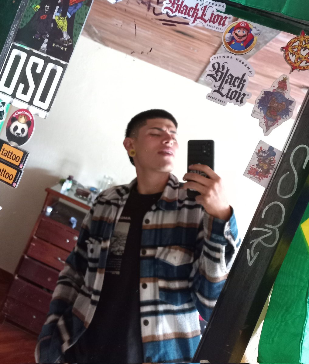flaco_sb22's tweet photo. Calvito estoy más lindo jajaaj https://t.co/9nhOBY5lDR