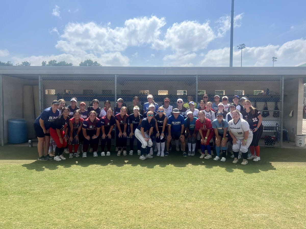 Another GREAT camp today! Always have a blast with the energetic athletes that come spend their day with us!

Stay tuned for another camp coming on September 9th, 2023!

#GoBlinnBucs #CampDay #AlwaysTeachingAlwaysLearning