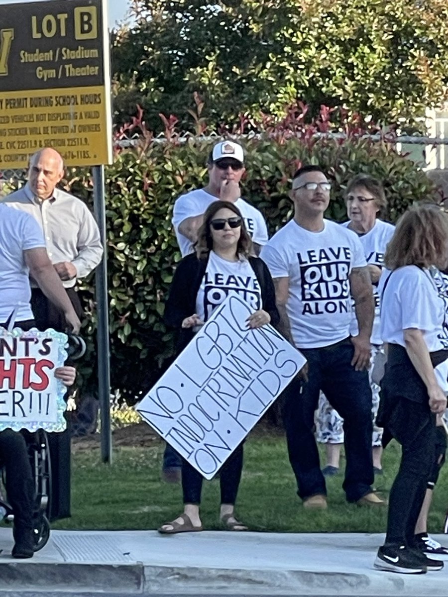 #SylviaAraujo and #proudboy  #LouieFloresJr join #brycehenson protesting outside the #temeculaValley school board meeting. NONE of them are community members. They just came to cause problems for actual community members. Their brand of hate has #nohomehere