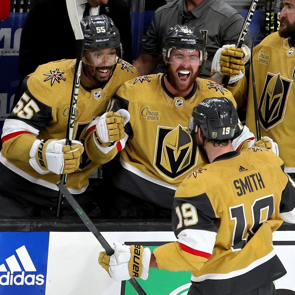 VegasIssues's tweet photo. THE GOLDEN KNIGHTS HAVE WON THE STANLEY CUP 🚨 https://t.co/bUPYMwy2nx
