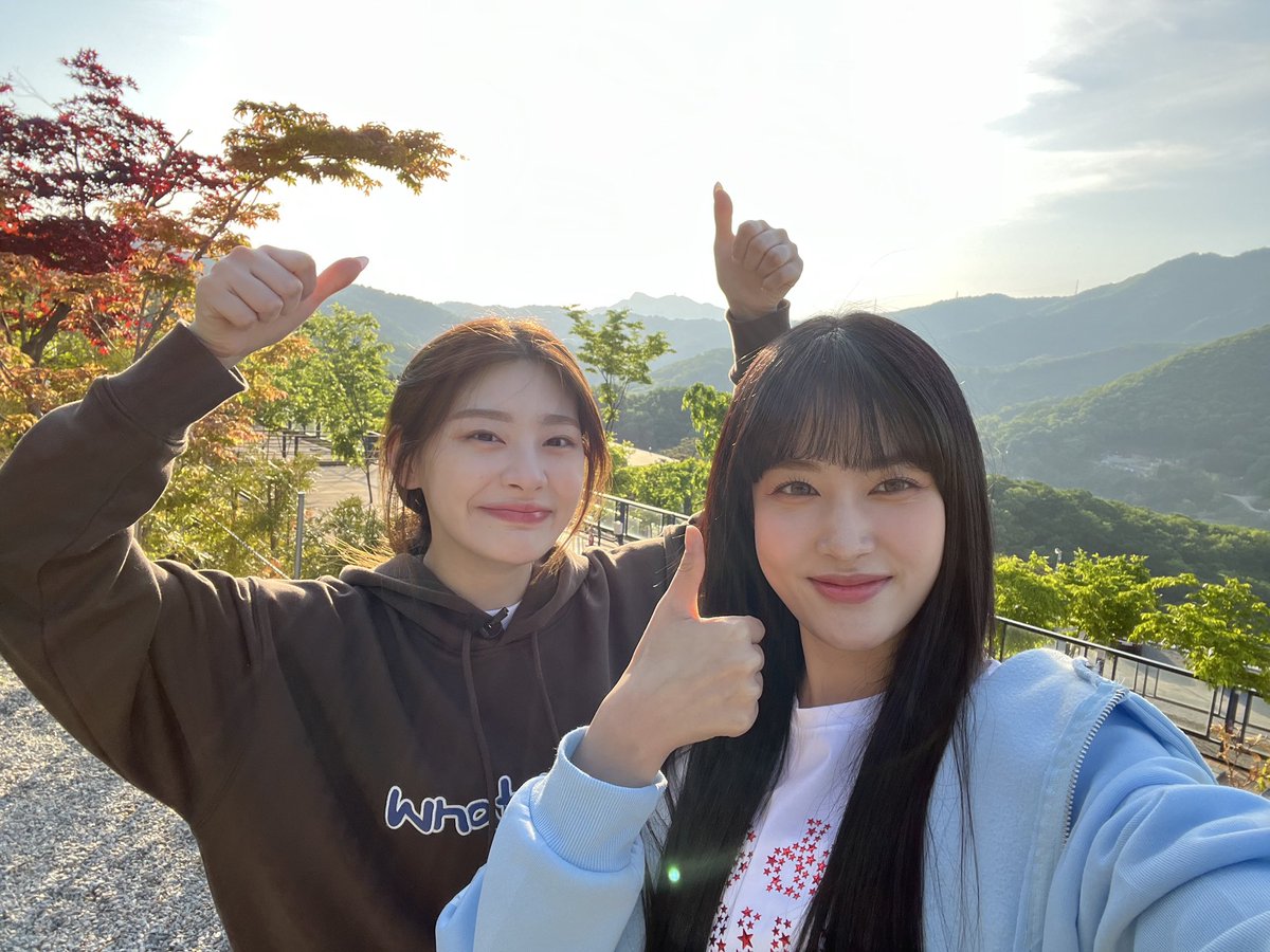 STAYC_talk's tweet photo. 🐯💬
세은씨 생일 축하해~~🥳🎂
#공주의기본어쩌구저쩌구👸

#STAYC #스테이씨 #Yoon #윤 https://t.co/0hEqrZLcyC