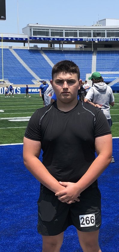 CarterBridges16's tweet photo. Big thanks to @UKFootball for a chance to learn and compete today. I had a great time. 🔵⚪️ @J_maineKeyes @FootballIronton https://t.co/1WTlLUs2W4