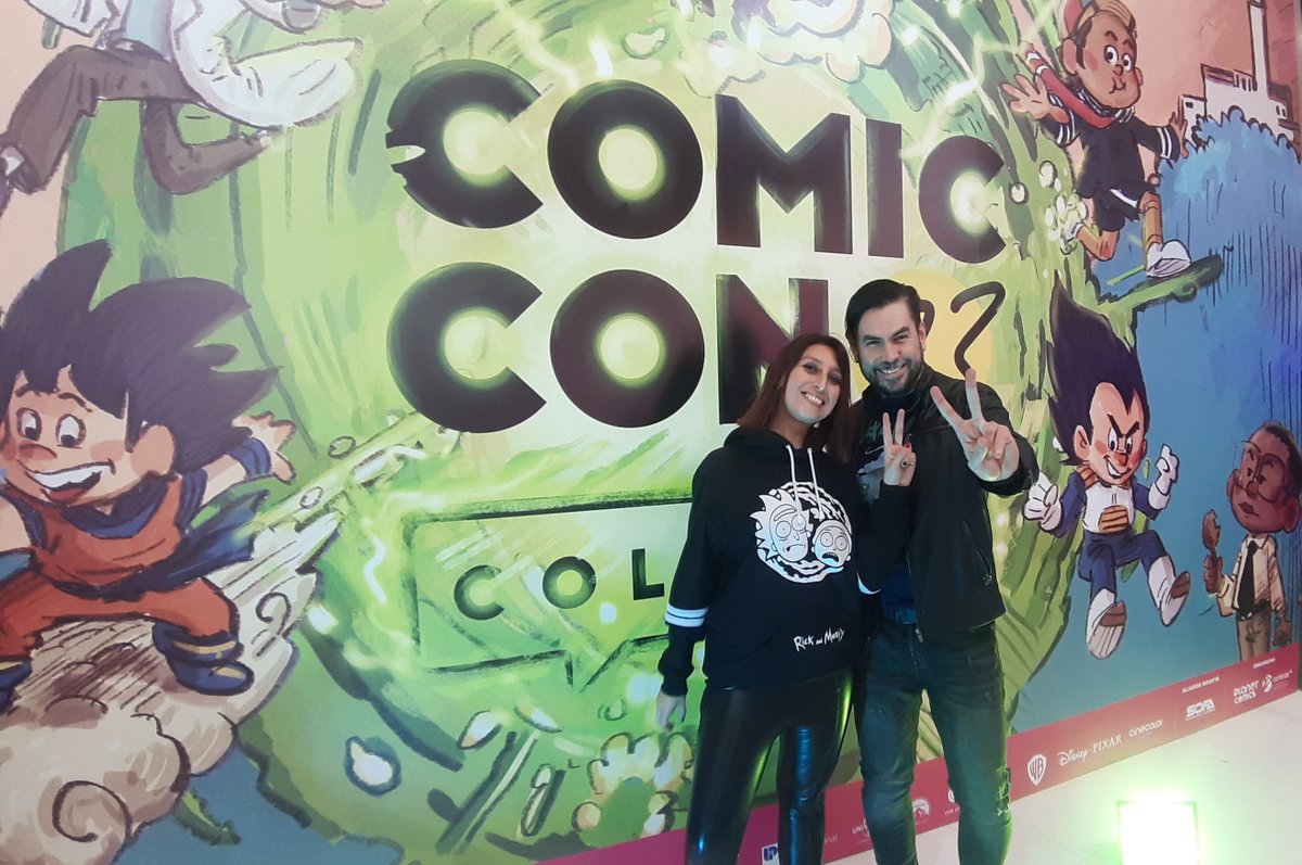 4l3ph's tweet photo. Memorias de nuestra visita con 4L3PH a la Comic Con Colombia 2023 —en el marco de su décimo aniversario, coincidiendo con el cumpleaños de nuestra almighty capitana otaku @LyndaScathlyn  Lynda Evelyn—, https://t.co/smkWEFKqrg