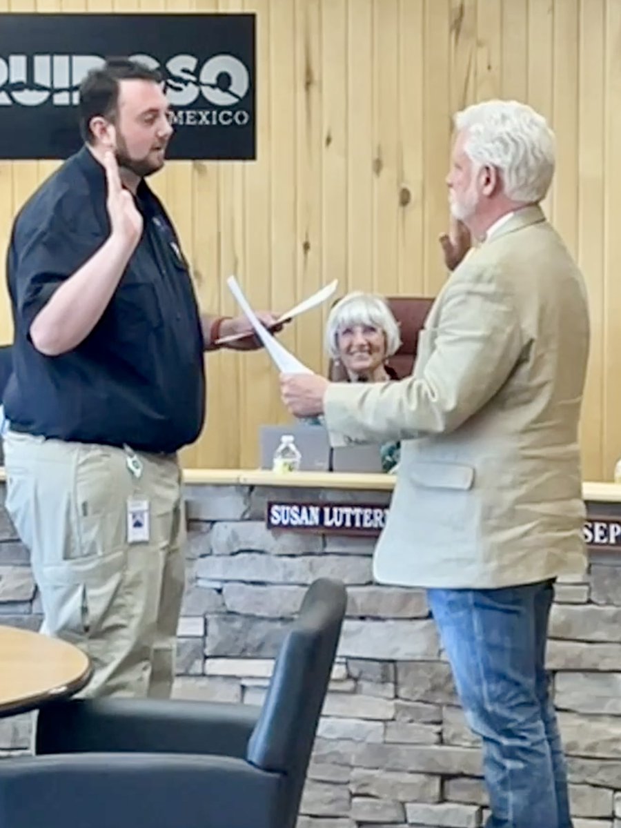 ericqueller's tweet photo. Today at 4:47 pm MDT, I was sworn in as the Emergency Management Coordinator for the Village of Ruidoso, New Mexico. I’m honored to be trusted to protect the citizens and environment of this community. #newmexicotrue #emergencymanagement https://t.co/dSzQOxbRtz