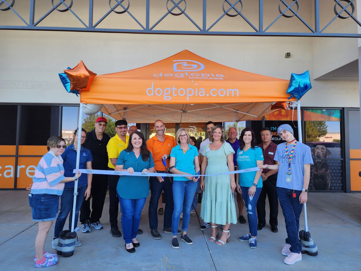 GilbertAZMayor's tweet photo. We celebrated a Gilbert Chamber ribbon cutting for the brand new Dogtopia of North Gilbert! 🐕
Located at 876 N. McQueen Rd. Ste 108. Dogtopia of North Gilbert offers full-day daycare, overnight stays, and spa services for your dog to enjoy.
#WelcomeToGilbert https://t.co/ptZjXhpWKM