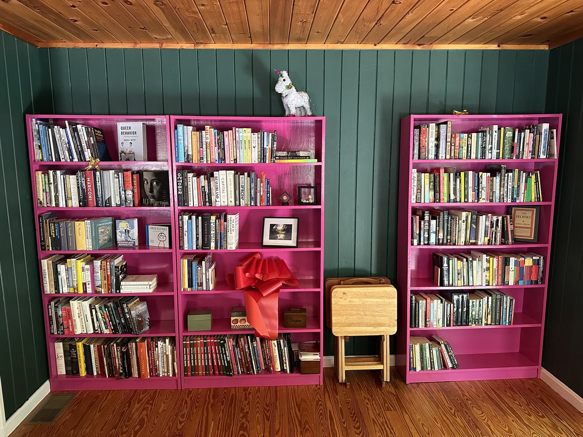 Ali_Christopher's tweet image. Best. Birthday. Gift. Ever!!! I came home from a trip to Toronto to find that @breeves226 refurbished these bookshelves and posted our wallpaper!! Amazing!!!! Breathtaking!!! Perfect!!! I hope y’all have husbands that understand your love of books &amp;amp; whimsy!! #forty