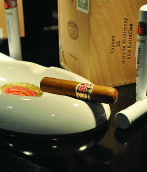 Do you want enjoy a the Hoyo de Monterrey? Go ahead!

Thecigarshouse.com

#cigars #cigar #botl #cigarsociety #cigarlife #sotl #cigaraficionado #cigarshop #cigarstyle #cigarlover #cubancigars #topcigars #thecigarshouse