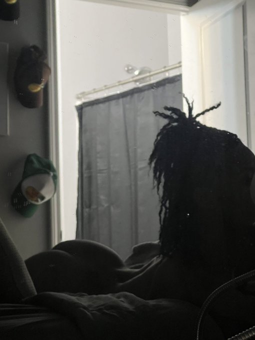 Sleep tight 🖤 https://t.co/CtK7MLQBU6