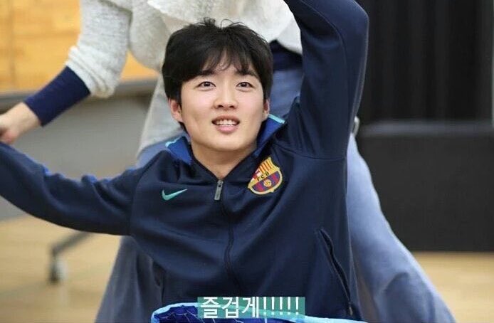 kkdust1's tweet photo. 아기는 자란다 https://t.co/aclUV6SLm2