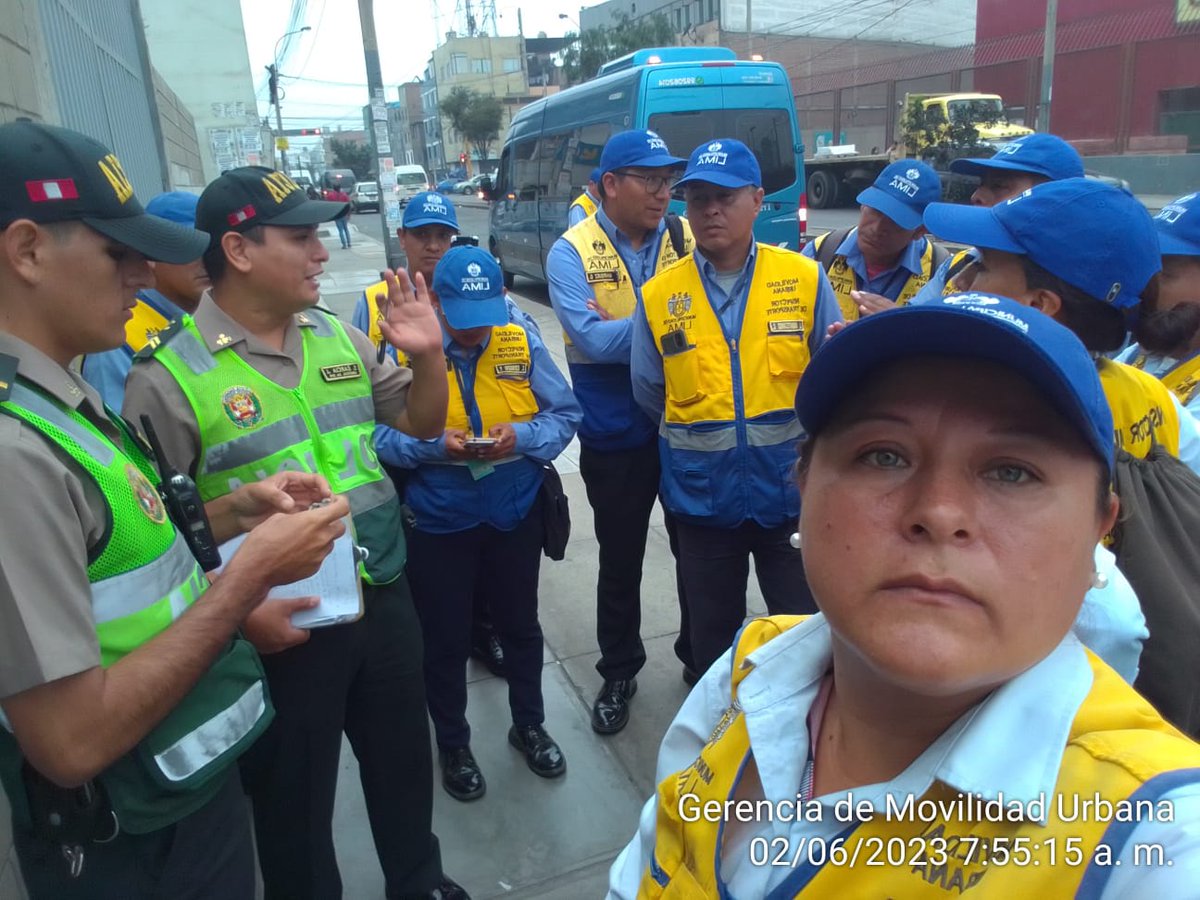 MARCOSPINOZASAL's tweet image. Alcalde Rafael López Aliaga impide el ingreso de trabajadores CAS INDETERMINADOS a sus centros de trabajo por no firmar ADENDAS. La Ley 31131 precisa que la firma de adendas ya no se da porque son INDETERMINADOS.