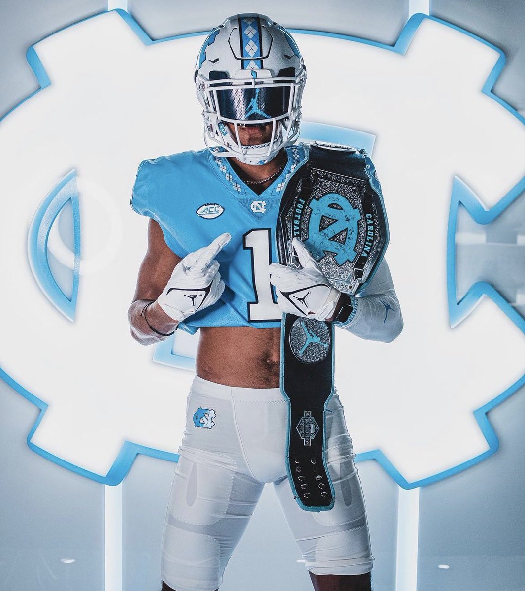 WE WANT @kj_duff❕
#UNCommon 🥶🥶