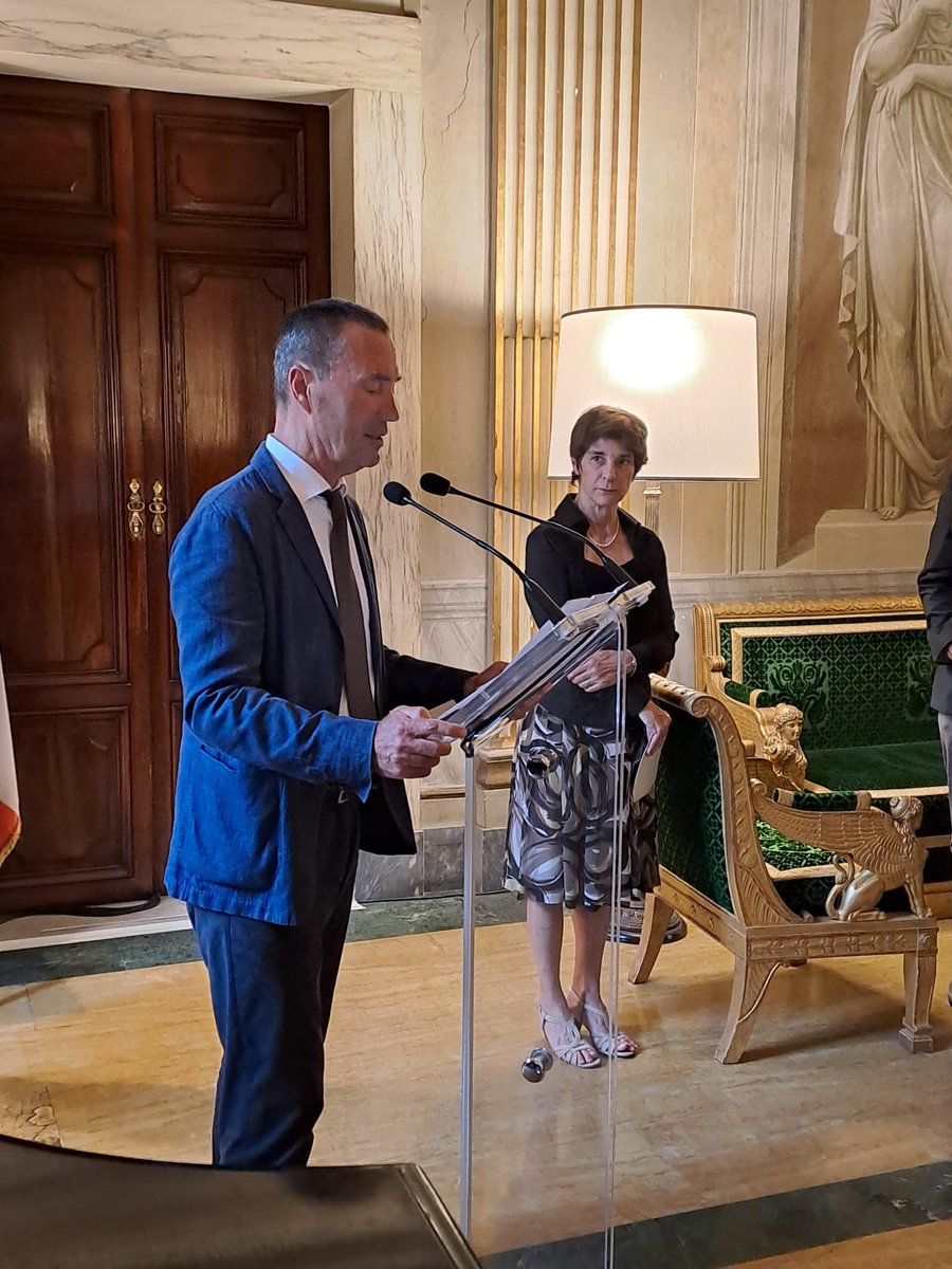 La France au Vatican tweet media