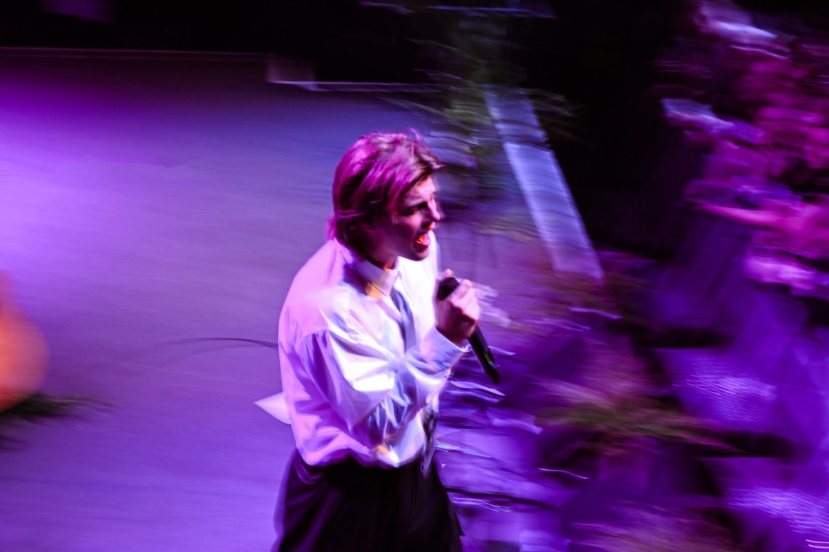 oneruel's tweet photo. washington DC take TWO!! happy birthday sisa you absolute lege https://t.co/B46POm3EoV