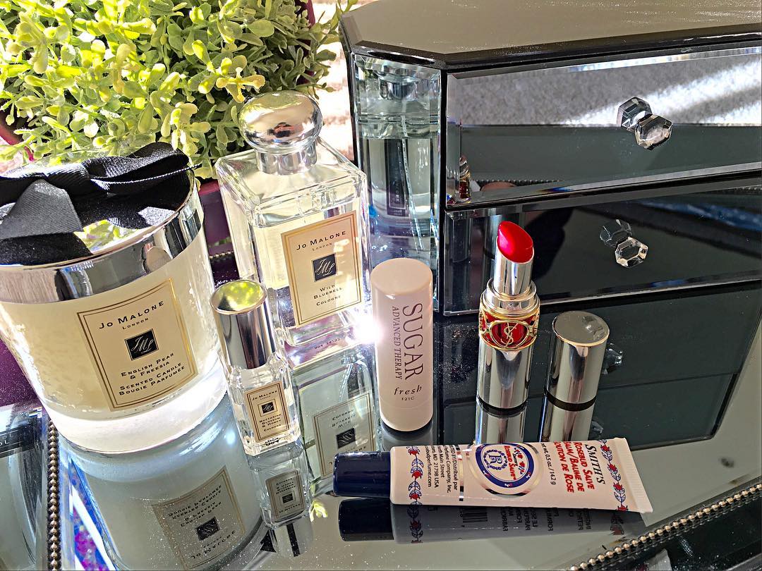 International trade is the cross-border exchange of goods and services between different countries. It is an important part of global economic development, providing countries with complementary resources, markets and technologies, and promoting economic growth and prosperity.