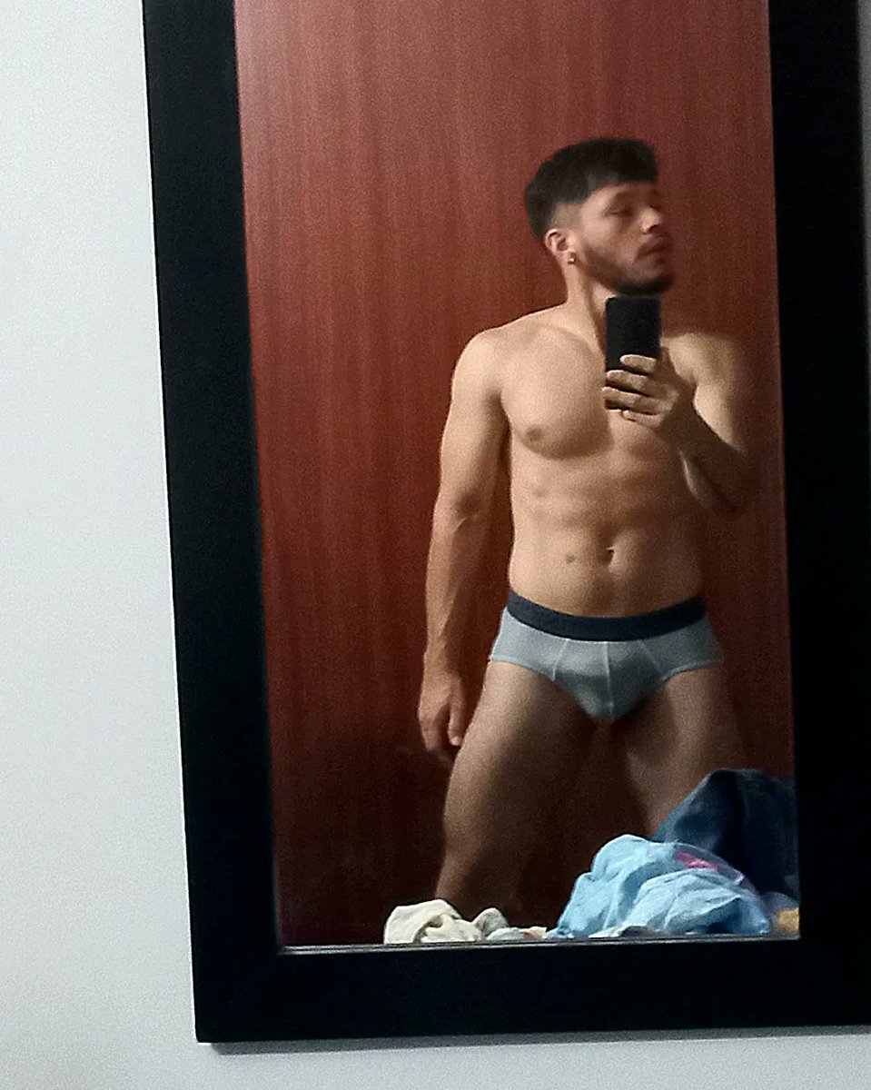 HincaRyan's tweet photo. Me haces compañía? 🍆😈

#onlyfans #fuck #sex #gay #bigcook
@camilolp07 @Mateoposadach @luismvalsae @themasonblaze @PaisaSurXxx @xxxVideosGays https://t.co/M77NhLCiyT