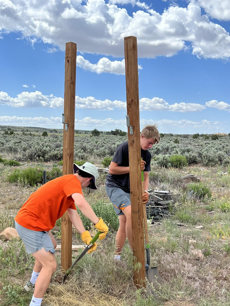 CHSBRmissions's tweet image. While half of us were leading Bible school, the rest put in another great day of work around St. Anne and the neighboring community. #PuttingInWork #Klagetoh2023