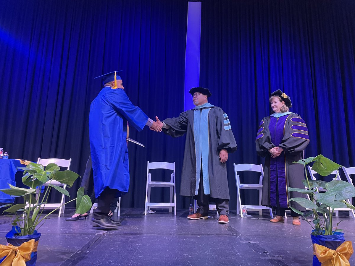 🎓🎉Congratulations to the 195 graduates from Oxnard Adult School! You make us all so very proud!

#WeAreOxnardUnion
#HereWeCome
#classof2023