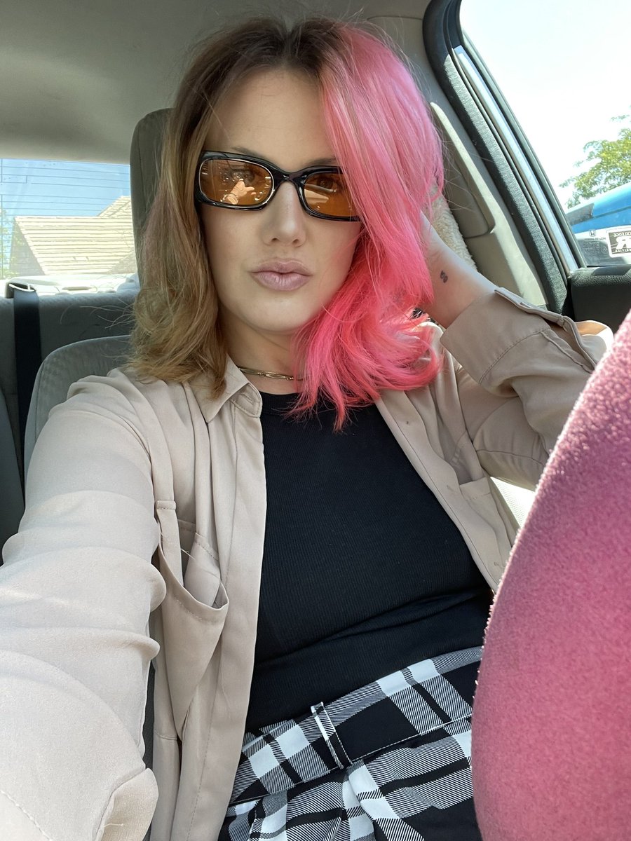 dolllgrrl's tweet photo. Be a good boy and give baby what she wants #findom #business #cashpig https://t.co/s41rpW6kpn
