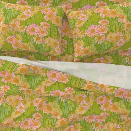 YogiYarntail's tweet photo. Fresh #sheets should be like #laying in a #field of #summer #flowers
#Invoking the #scents and #sounds of #nature
Get #fresh with these #pretty #new #floral #designs from #YogiYarntailandMe @ #Spoonflower
https://t.co/CQKs6EPk7S
#Fabric #wallpaper #Spoonflowerhome https://t.co/ye6qaluZcx