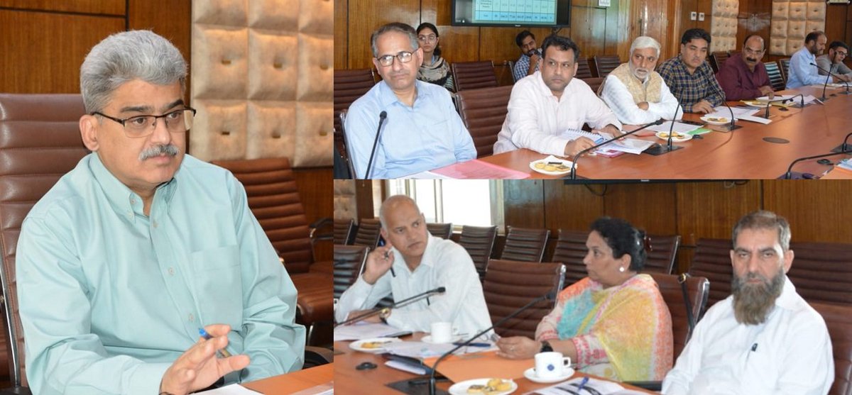 RisingKashmir's tweet photo. #Dulloo discusses £sponsorship of #projects under #NABARD #funding
@OfficeOfLGJandK
@diprjk
https://t.co/433Uu815sJ https://t.co/lsaTkMpeCX