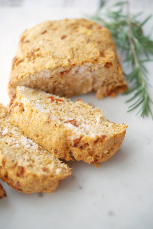 Sun Dried Tomato Turkey Meatloaf made with extra lean ground turkey, sun dried tomatoes and grated Pecorino Romano cheese. 

♨️RECIPE--> carriesexperimentalkitchen.com/sun-dried-toma…  
#meatloaf #groundturkey