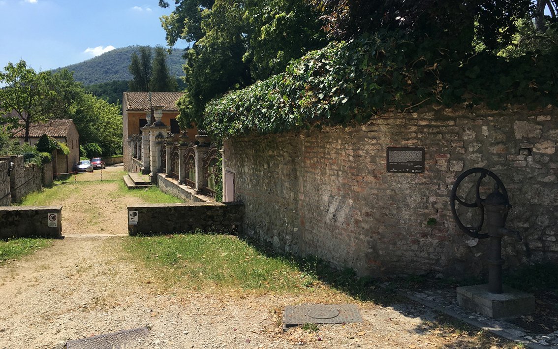 TurismoItaliaNw's tweet photo. VENETO | Nel nome di Petrarca debutta il Parco Letterario nei Colli Euganei: 57 tappe poetiche a piedi, in bici, a cavallo o in barca 
Leggi la notizia https://t.co/2oKp7tnxal

#parcopetrarca #venetodascoprire #collieuganei #visitabanomontegrotto #turismo @parchiletterari https://t.co/B6m66cyiXe