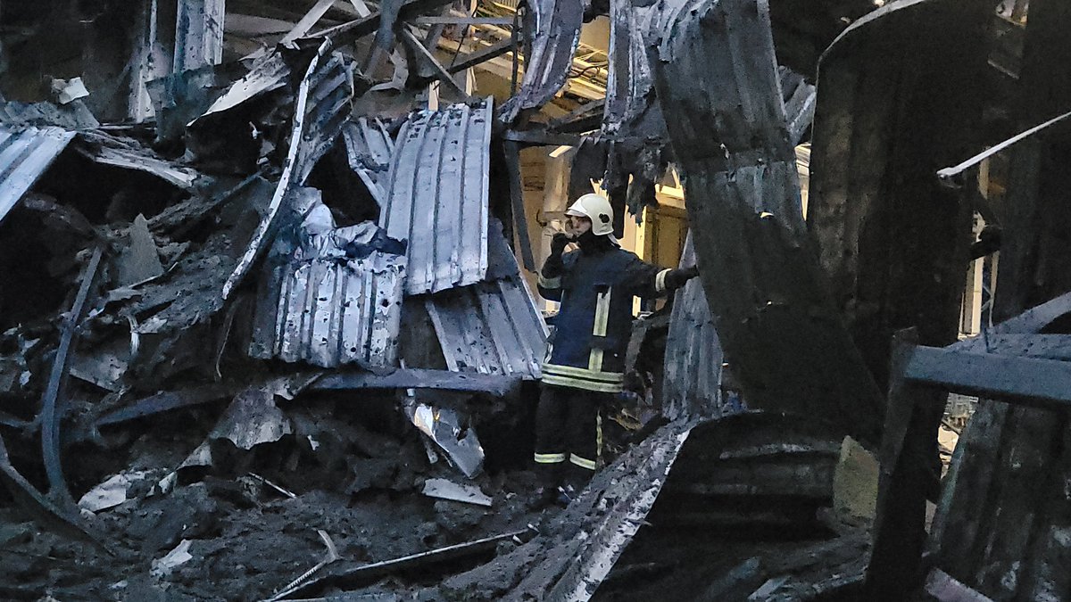 ⚡️Three killed, at least 13 injured in Russia's overnight missile strike on Odesa

Three people were killed, and at least 13 were injured after Russia launched a missile attack at the southern city of Odesa overnight on June 14, Ukraine's Southern Command reported.

The command