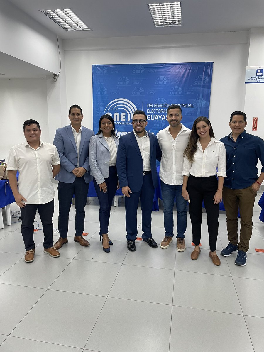 Con profundo agradecimiento y compromiso #AceptoElReto de servir a los guayasenses esta vez en la Asamblea Nacional por el Distrito 2 ✊🏼💙🇪🇨 Vamos por una verdadera RENOVACIÓN de los políticos en nuestro pais! <a href="/xhervas/">Xavier Hervas</a> <a href="/edusanchezec/">Eduardo Sánchez “Edu”</a> <a href="/retoec/">Renovación Total</a> #HervasPresidente #SOSEcuador #RETO33