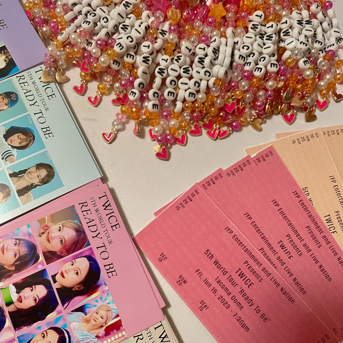 annctzenn's tweet photo. Hello! I made some freebies for Twice in Seattle (Tacoma) on Friday!   

💖Will tweet my location on concert day!  
💌Please dm if you would like to trade!

#TWICE_5th_WORLD_TOUR #TwiceinSeattle #seattlekpop https://t.co/mLHQlw0gOK