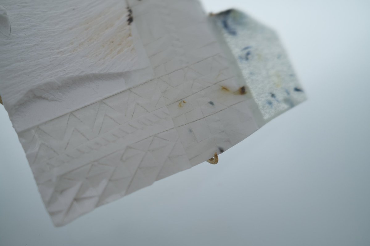 UUceramic's tweet image. 森岡書店での個展２日目、スタートしました。小駒在廊日
16日（金）16:00〜19:00
17日（土）13:00〜19:00
18日（日）13:00〜19:00
………………………………………………

小駒眞弓　「晶晶」
2023/6/13（火）〜6/18（日）
13:00-19:00
（最終日は18:00まで）