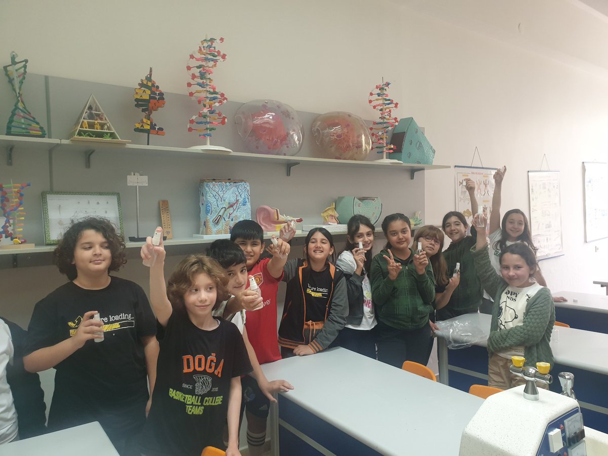 4/A sınıfı olarak; bitkilerin doğal esasını kullanarak yaptığımız Koku-4 (Whisper parfüm) deneyimizi; sandal ağacı, bergamot ve ylang ylang esansını saf su ile karıştırarak oluşturduk. Kokularımızı isimlendirdik.
<a href="/ilkay04cakir/">İlkay Çakır</a>
<a href="/ErsinGuctekin/">Ersin Güçtekin</a>
<a href="/dogakolejiincek/">DOĞA KOLEJİ İNCEK KAMPÜSÜ</a>
<a href="/alpsoy_sibel/">Sibel Alpsoy</a>