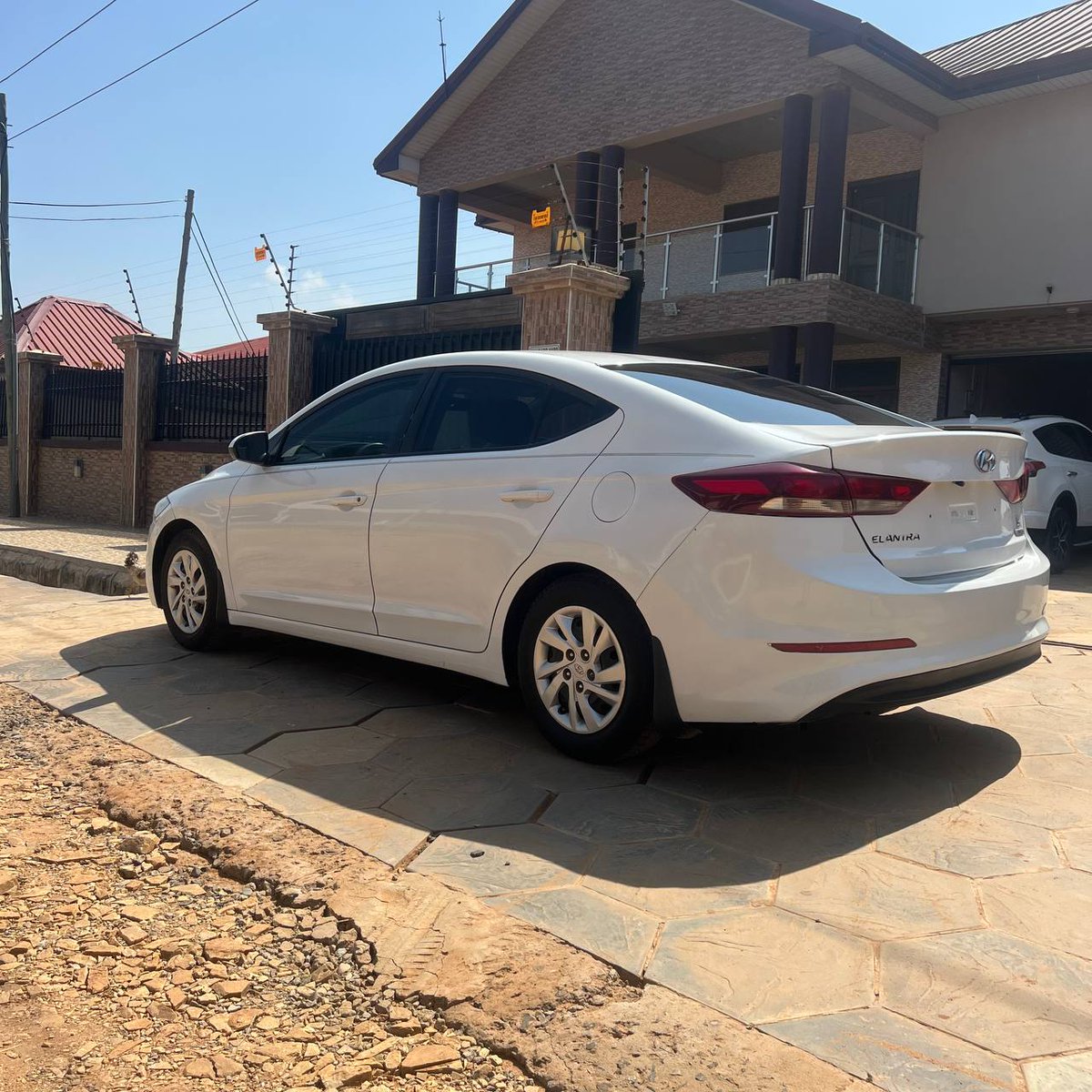 Safedeals_Gh's tweet photo. 2018 Hyundai Elantra
Key start
Reverse camera
Android screen
Fabric seats
Ghc🇬🇭118,000.00
Please Rt.
#Stonebwoy #Ghana #Sarkodie #Hildabacicookathon #Hyundai #safedeals https://t.co/lEb6AxPauY
