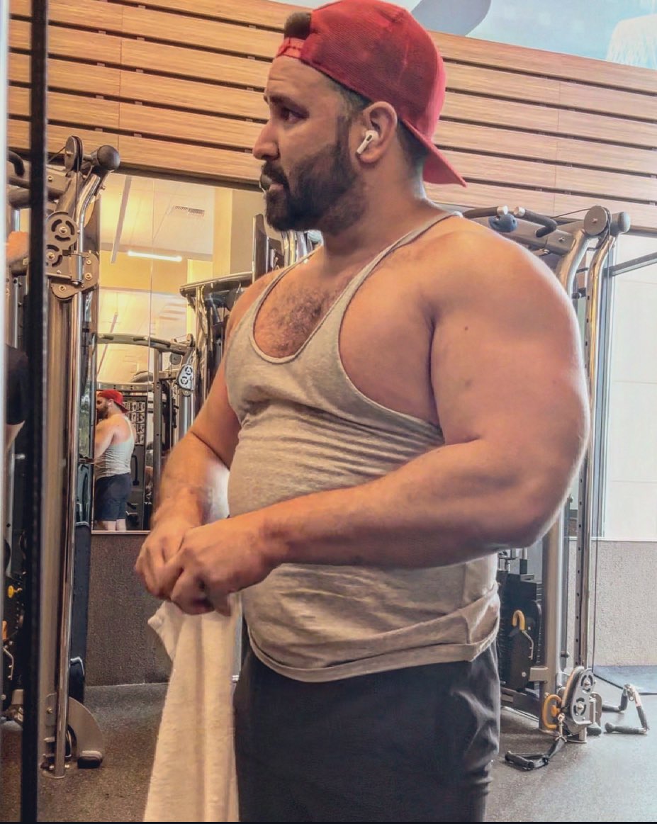 ckgarcia07's tweet photo. Just not staring at one of my gym crushes https://t.co/QvwDvXyRqm