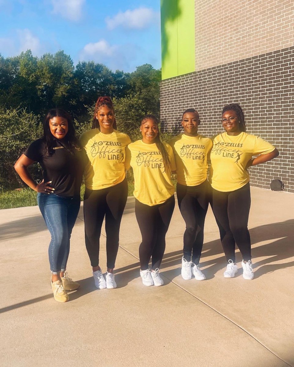 OFFICER CAMP DAY 1! ⭐️ The officers had a full day of leadership workshops, technique, and FUN! #hardworkpaysoff✨ @htedance