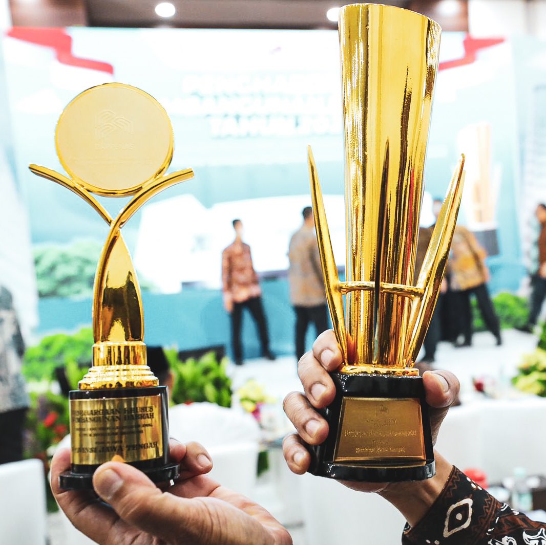 Penghargaan Perencanaan dan Pencapaian Pembangunan Terbaik Nasional ini milik panjenengan semua, sedulur-sedulurku warga Jawa Tengah. 

Alhamdulillah cara yang kita pakai selama ini, yaitu Musrenbang keliling untuk pembangunan meraih hasil terbaik untuk ke tiga kalinya. 

Inilah