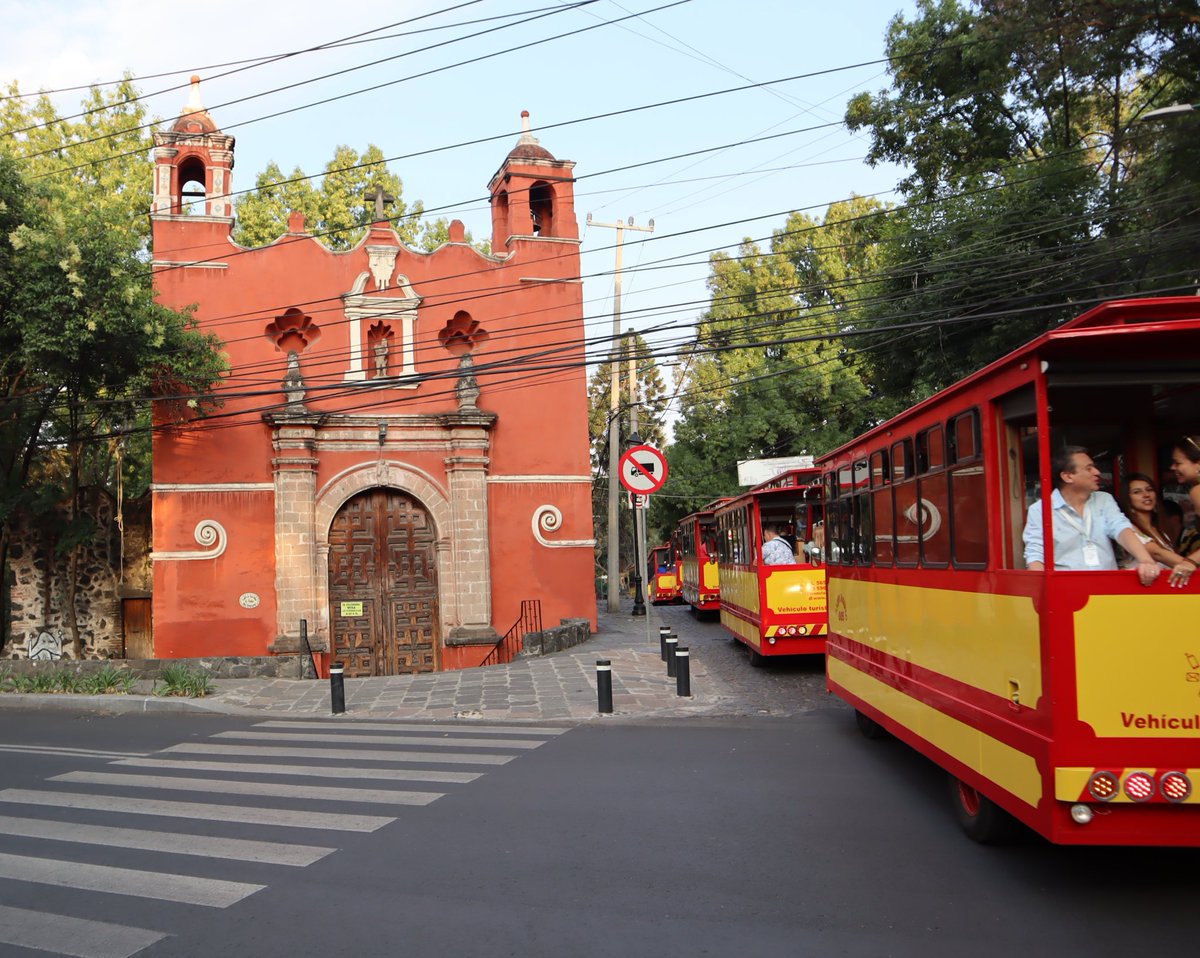 Cada 13 de junio recordamos la fiesta de La Capilla de San Antonio de Pádua, un inmueble histórico que se integra con el llamado puente del altillo o puente de Panzacola en la alcaldía de Coyoacán. 

#coyoacán #historiaycultura #cdmxcultura