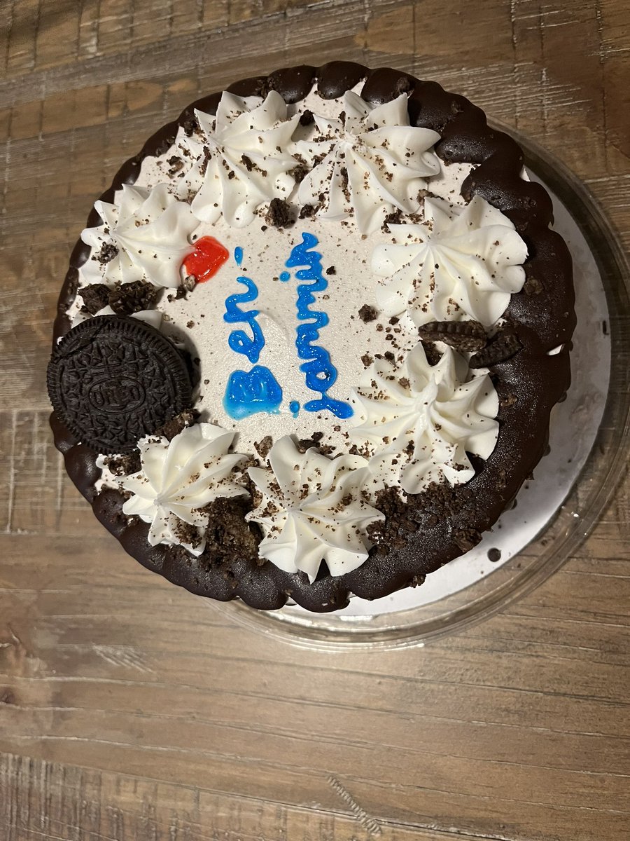 Cute! My sister always adds a little more to the cakes we get. 🥰